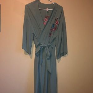 Robe with floral embroidery